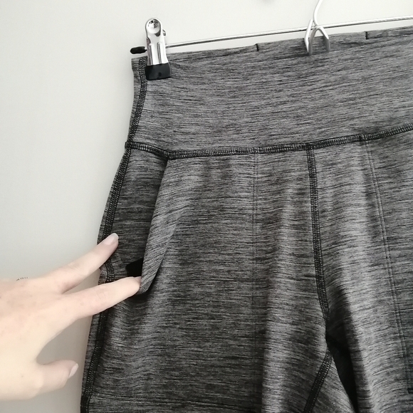 Lululemon Align Joggers 24" Crop Pants Heathered Black Grey Size 4 - Picture 6 of 16